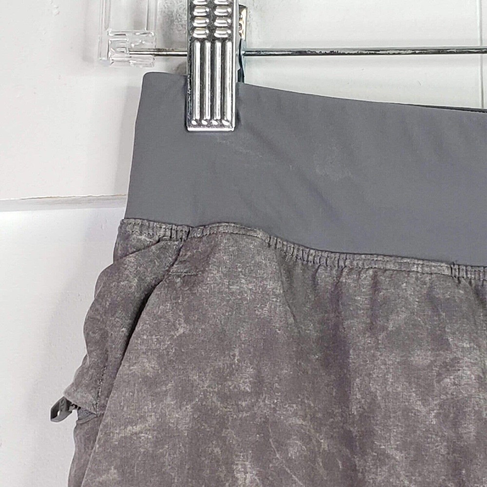 Lululemon Active 10” Shorts Men's Small Gray Zipper Pockets Logo Stretch Waist - Picture 4 of 8